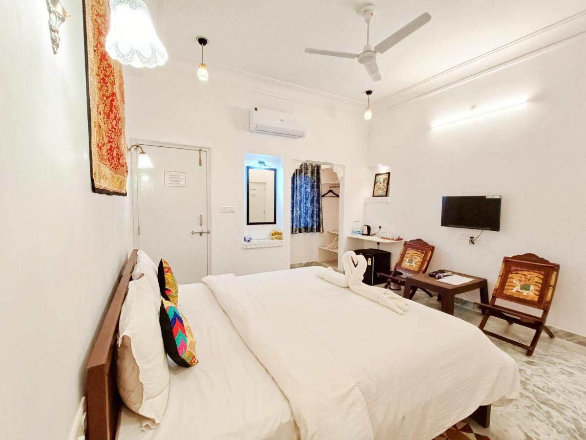 Prakash Ji'S Haveli -Luxurious Lakeside Retreat- Hotel Udaipur Exterior foto