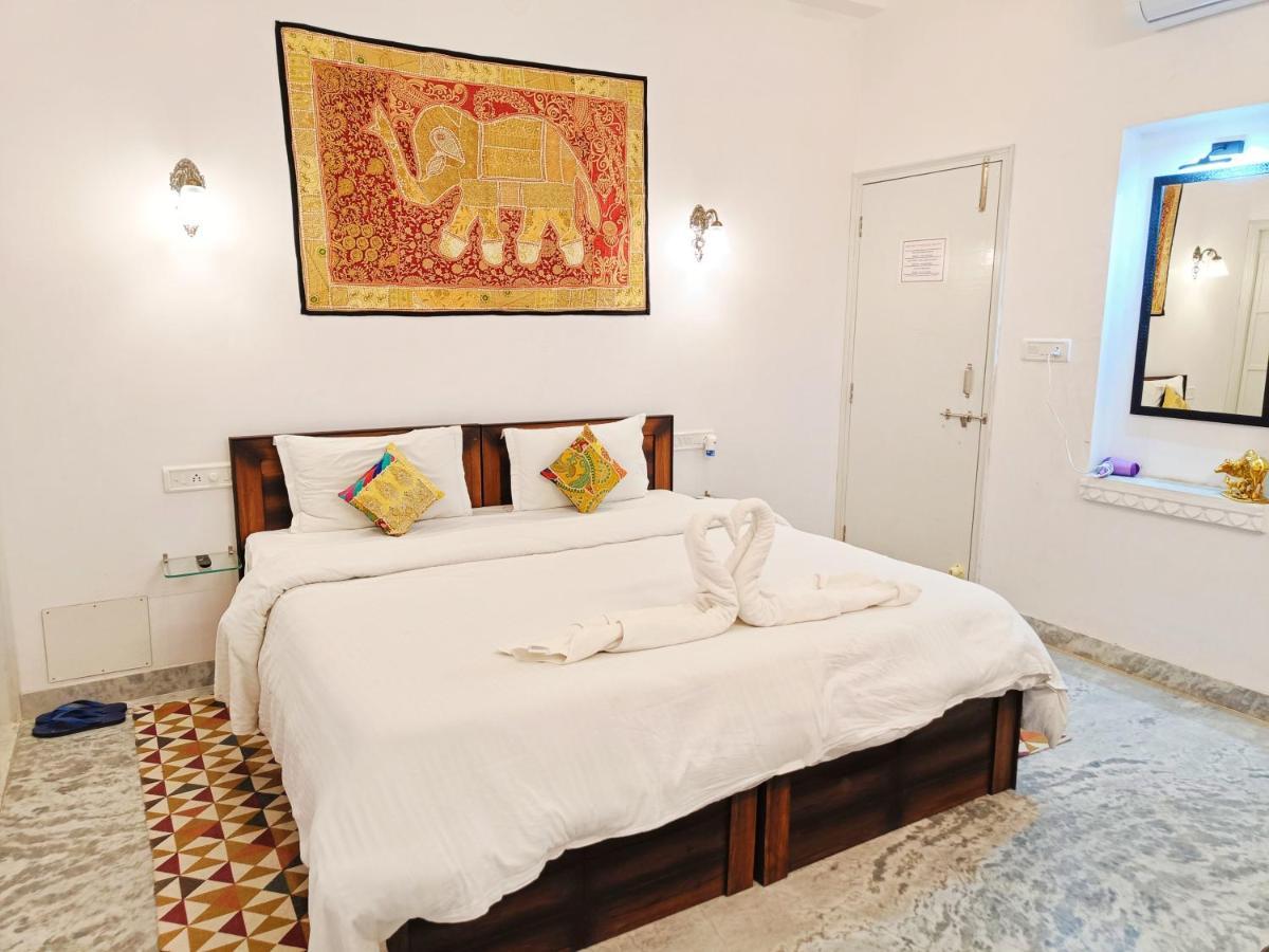 Prakash Ji'S Haveli -Luxurious Lakeside Retreat- Hotel Udaipur Exterior foto