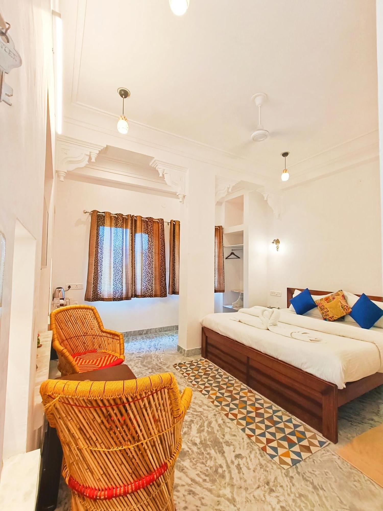 Prakash Ji'S Haveli -Luxurious Lakeside Retreat- Hotel Udaipur Quarto foto